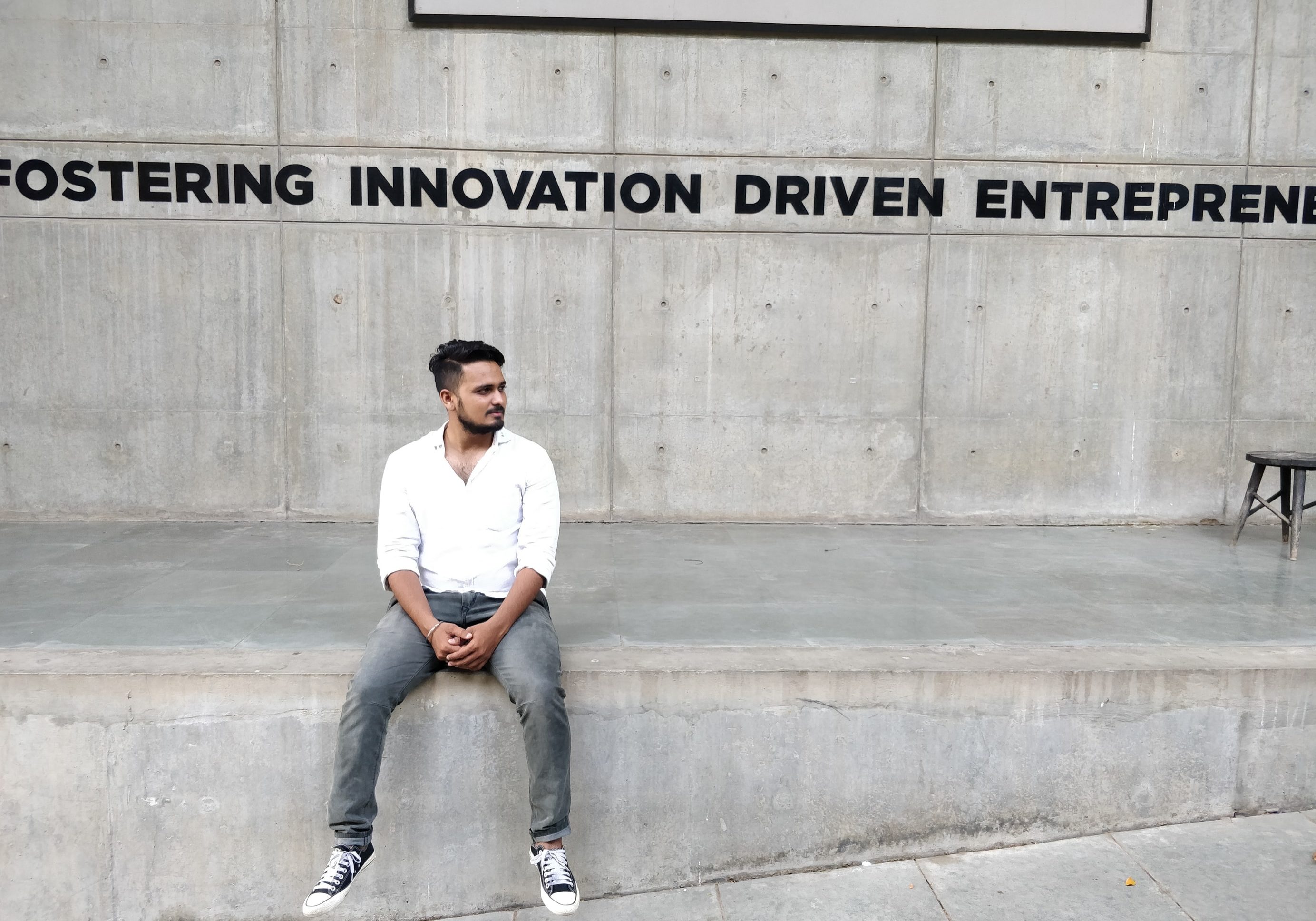 photo-1562583616-e8a045ed56e8